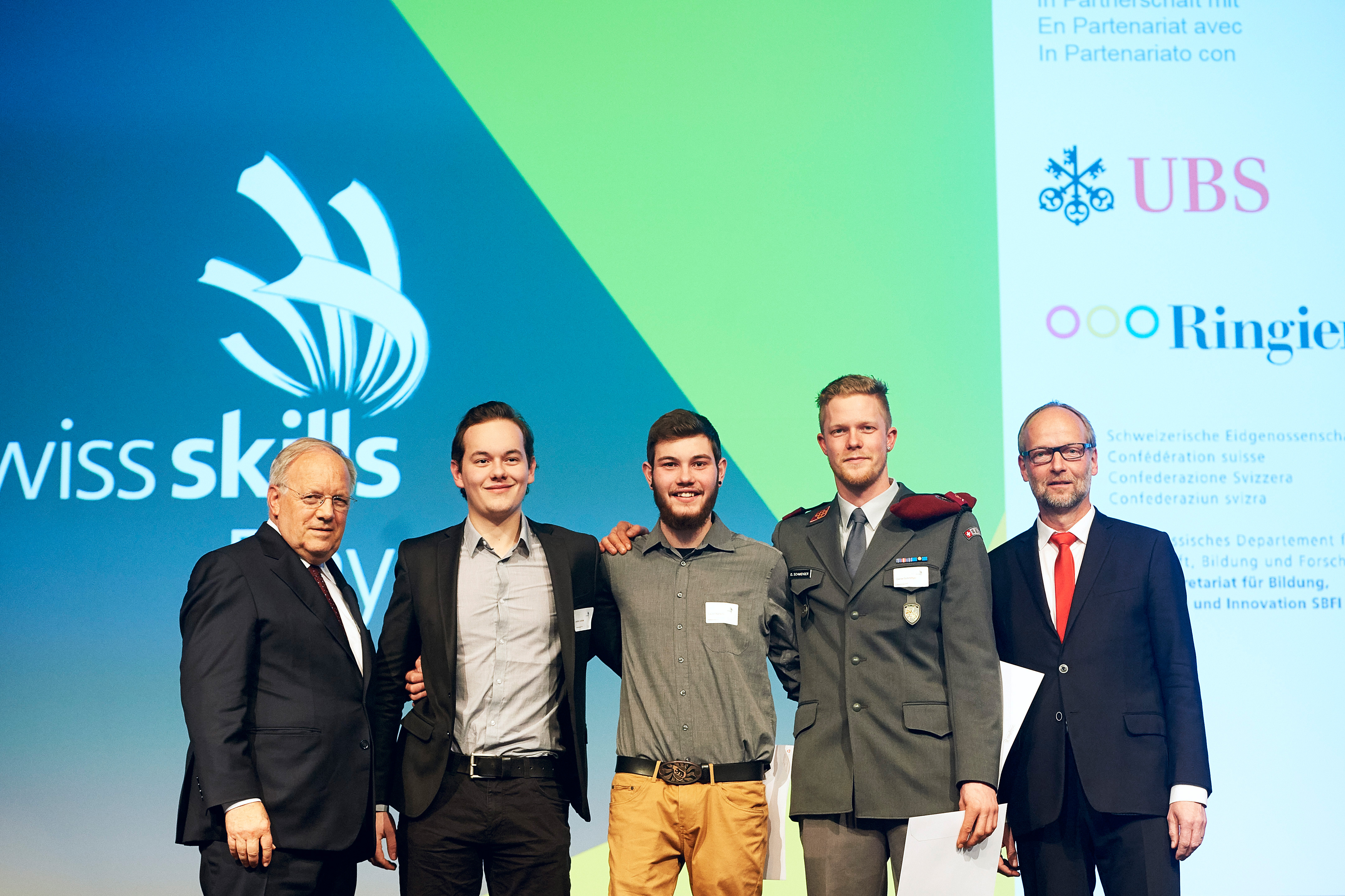 Le Conseil fédéral rend hommage aux médaillés SwissSkills