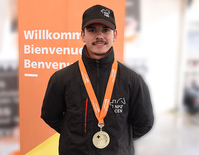 Livio Fiechter emporte la médaille d’or aux SwissSkills Championships 2024 des maréchaux-ferrants.